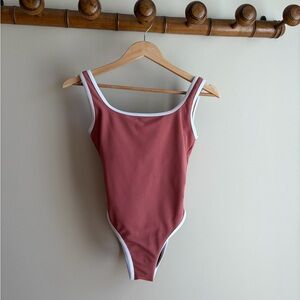 XS LainSnow Ocean Isle One Piece Swimsuit in Sangria. Viral swimsuit